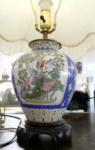 TWO CHINESE PORCELAIN TABLE LAMPS