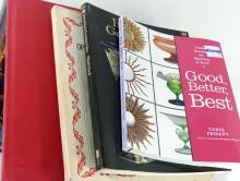 ANTIQUE COLLECTING REFERENCE BOOKS
