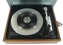 VINTAGE TURNTABLE