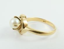 PEARL RING