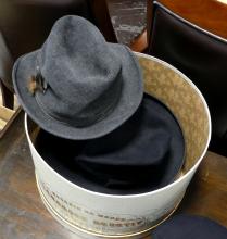 EIGHT VINTAGE MEN'S HATS