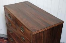 GEORGIAN CHEST OF DRAWERS