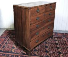 GEORGIAN CHEST OF DRAWERS