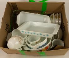 BOX LOT OF VINTAGE PYREX