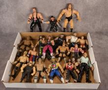 18 WRESTLING FIGURES