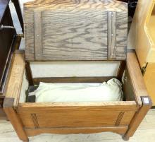 OAK DEACON'S BENCH SEAT