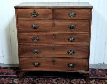 GEORGIAN CHEST OF DRAWERS