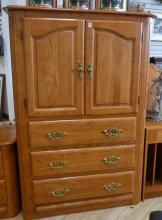 SHERMAG OAK CHIFFEROBE