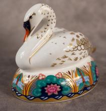 ROYAL CROWN DERBY "SWAN" PAPERWEIGHT