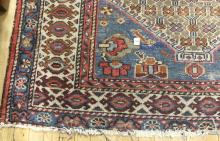 ANTIQUE PERSIAN RUG