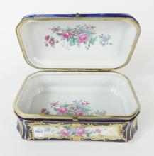 PORCELAIN BOX