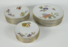 ROYAL WORCESTER DINNER SERVICE