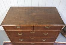 ENGLISH CHEST OF DRAWERS