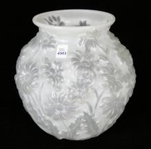 ART GLASS VASE