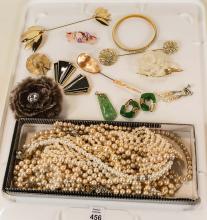 VINTAGE FASHION JEWELLERY