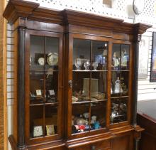 HICKORY-WHITE CHINA CABINET