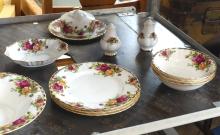 "OLD COUNTRY ROSES" SERVING PIECES