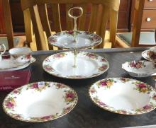 "OLD COUNTRY ROSES" SERVING PIECES