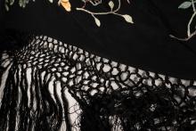 VICTORIAN PIANO SHAWL