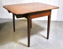 PEMBROKE TABLE