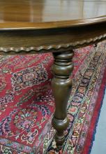 VICTORIAN TABLE