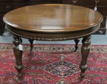 VICTORIAN TABLE