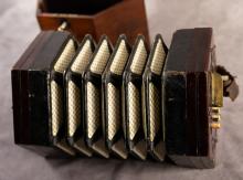ANTIQUE ENGLISH CONCERTINA