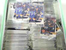 LARGE ASSORTMENT OF NHL CARDS