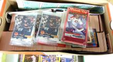 LARGE ASSORTMENT OF NHL CARDS