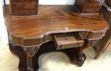 VICTORIAN DUCHESS DRESSING TABLE