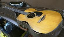 YAMAHA ACOUSTIC GUITAR WITH CASE