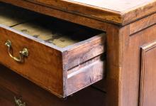 18TH CENTURY CHEST OF DRAWERS