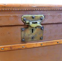 ANTIQUE FRENCH TRAVEL TRUNK