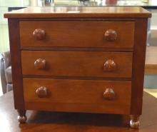 SALESMEN'S SAMPLE CHEST OF DRAWERS