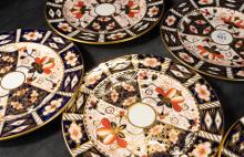 TEN DERBY "IMARI" APPETIZER PLATES