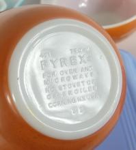 PYREX KITCHENWARE