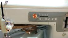 VINTAGE SINGER SEWING MACHINE