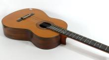 YAMAHA ACOUSTIC GUITAR