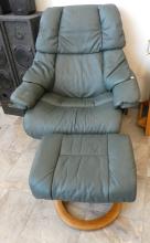 STRESSLESS RECLINER WITH FOOTSTOOL