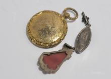 LOCKET AND PENDANTS