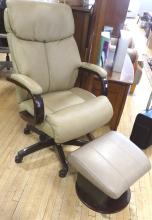 LA-Z-BOY LEATHER EXECUTIVE CHAIR AND FOOTSTOOL