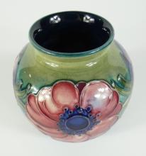 MOORCROFT "ANEMONE" POTTERY VASE