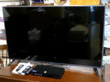 LG FLATSCREEN TELEVISION AND DVD PLAYER