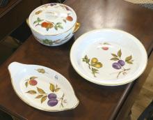 THREE "EVESHAM" SERVING PIECES