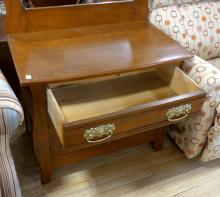 ANTIQUE OAK WASHSTAND