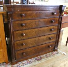 19TH CENTURY CHEST OF DRAWERS