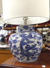 CHINESE PORCELAIN TABLE LAMP