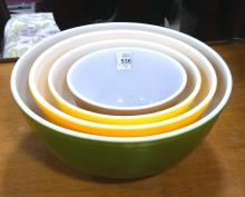 GRADUATED PYREX MIXING BOWL SET