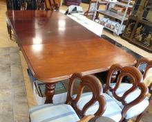 VICTORIAN MAHOGANY DINING SET