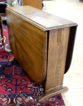 ARTS AND CRAFTS OAK GATE-LEG TABLE